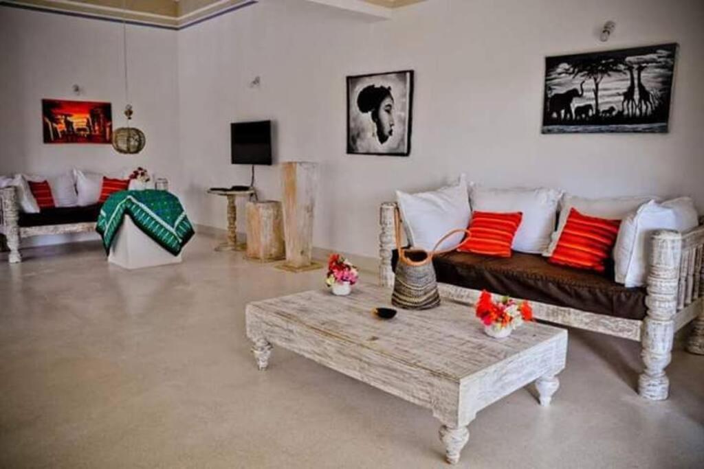 واتامو White Villa - Paparemo Beach المظهر الخارجي الصورة